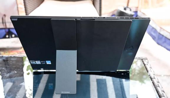 Asus Zenbook 17 Fold OLED có 6 chế độ màn hình