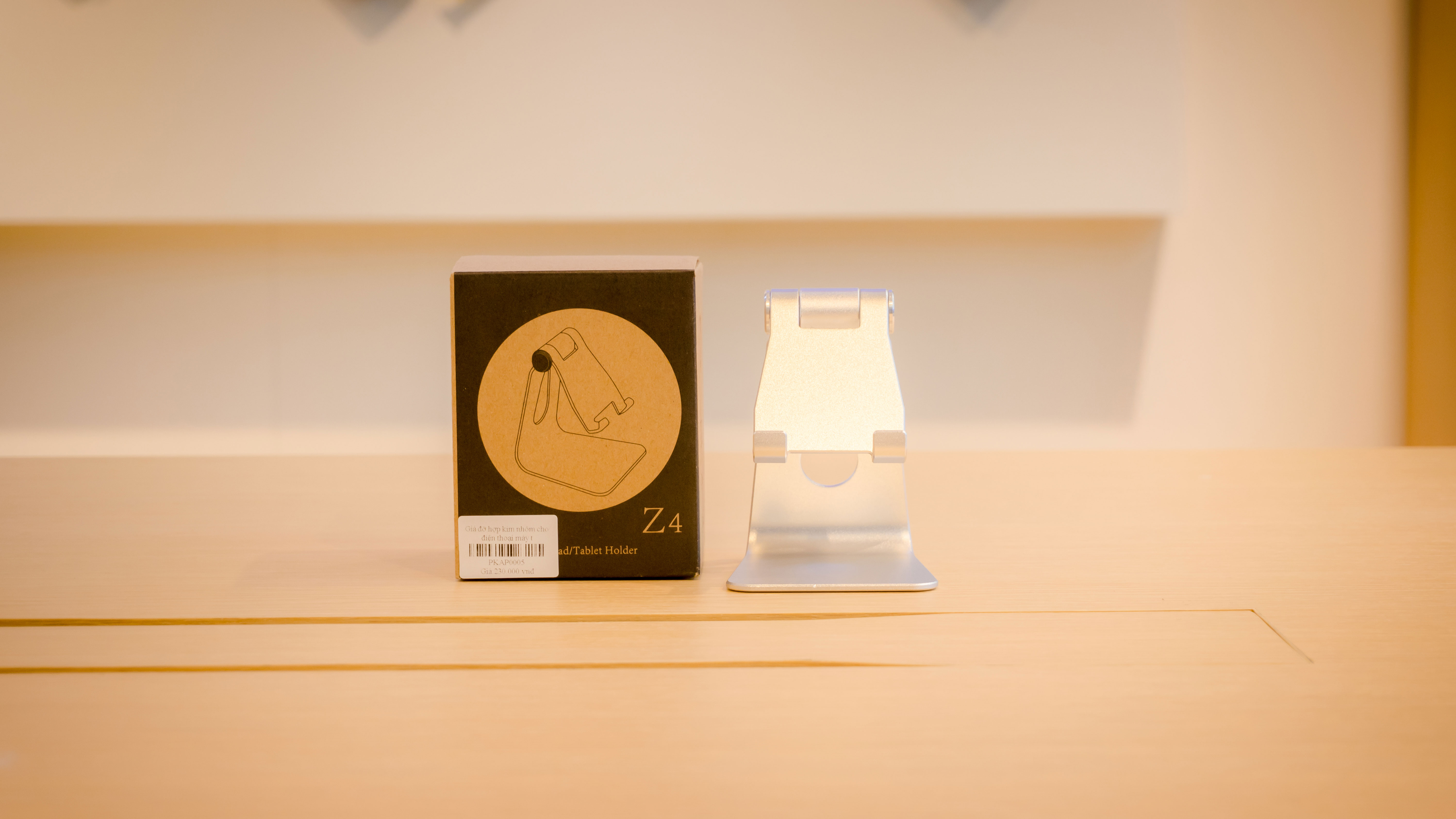 Giá đỡ hợp kim nhôm cho điện thoại máy tính bảng z4 loại xoay 360 bạc