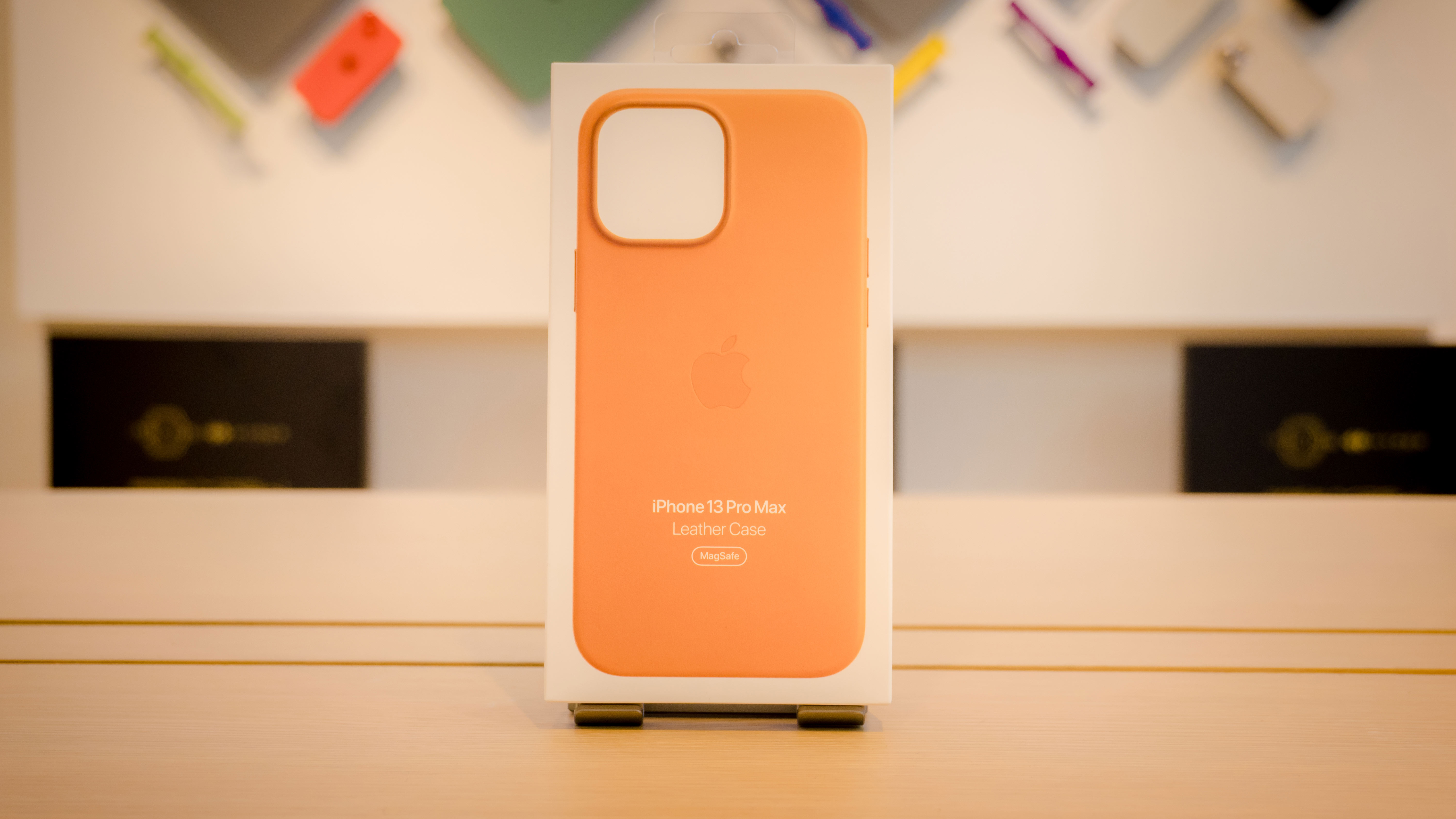 Ốp lưng Leather Iphone 13 Pro Max MM1L3FE-A Gold Brown