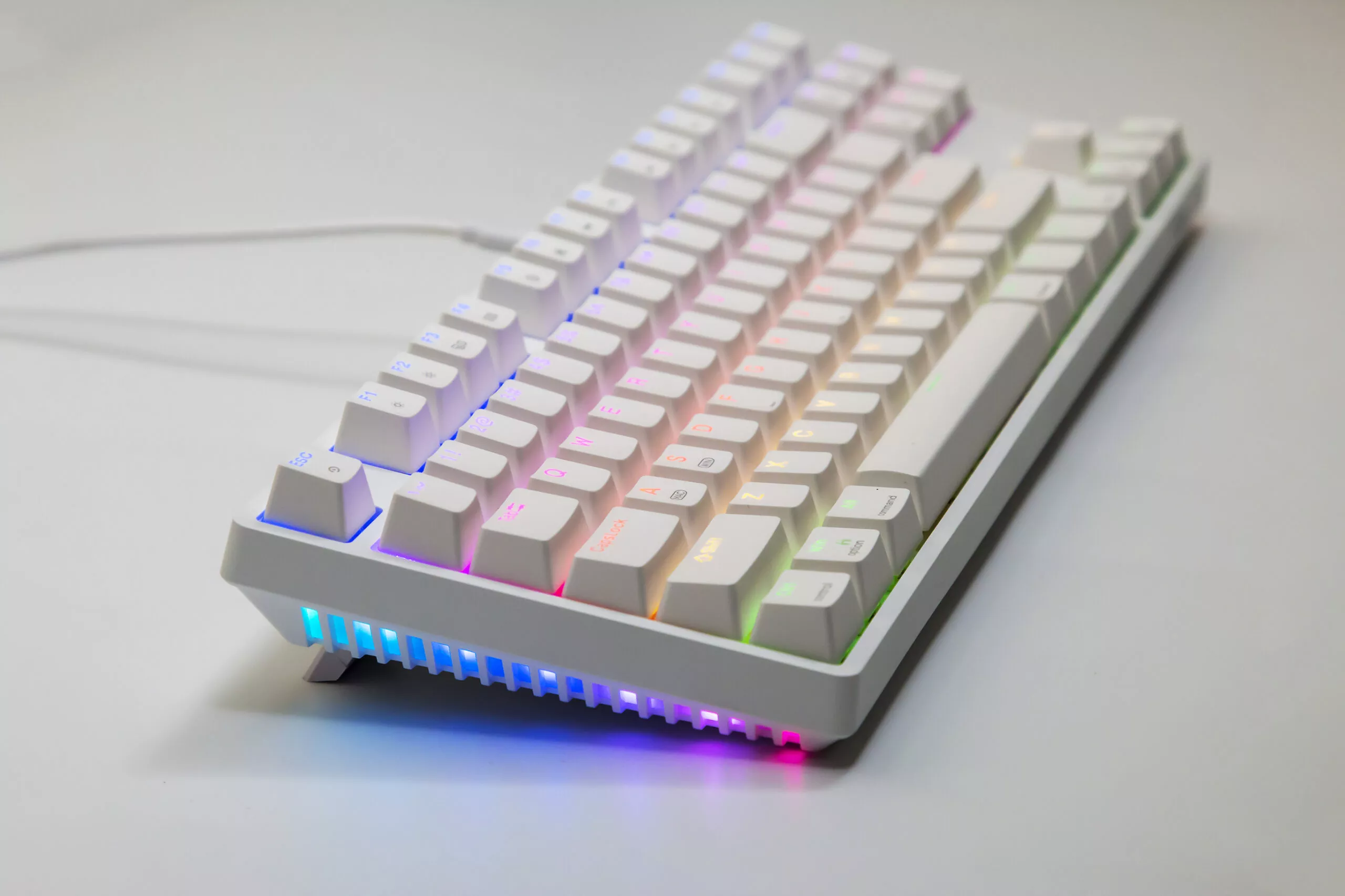 Bàn phím Gaming có dây Fuhlen D87S RGB White